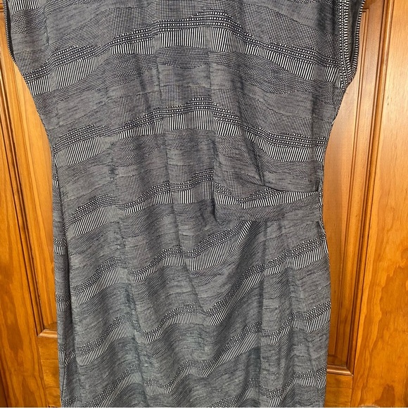 Time and Tru Navy Drop Shoulder Sleeve Patterned Mini Dress with Tie Knot Detail - Picture 2 of 7
